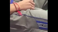 Mi amigo sufre una Ereccion en Clases Thumb