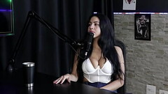 Foi exclu&iacute_da da fam&iacute_lia, come&ccedil_ou o trabalho porn&ocirc_ pelas plataformas, pediram pra enfiar garrafa na buceta e seu brinquedinho... - Anabele Nogueira (SHEER/RED) Thumb