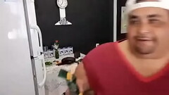 Sergio da Pizza fazendo peixe no molho que conseguiu com dinheiro dos trouxas Thumb