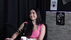 Um gang bang perfeito para ela seriam com 6 homens, falou dos seus fetiches, e quando ficou com uma mulher... - Karen Gon&ccedil_alves (SHEER/RED) Thumb