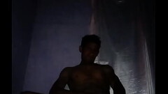 El venezolano Franklyn mostrando un poco de sus privadas partes para gozar bastante. Si gustas puedes mirar Thumb