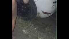 Helen Bbzinha madando Novinho fuder o cuzinho escorada no carro na praia a noite Thumb