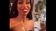 Number One Aisha Ferraz Thumb