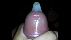 Sacando semen con cond&oacute_n puesto Thumb