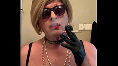 CD Nikkismoking in sexy pink bra Thumb