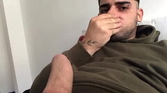 Lukinhas falando putaria ate gozar Thumb