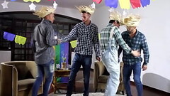 FESTINHA JUNINA VIROU UMA SURUBA Thumb