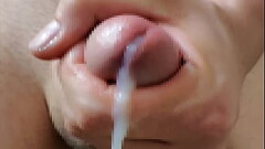 ドM男子がイヤらしい音をたてながらローションオナニー Thumb