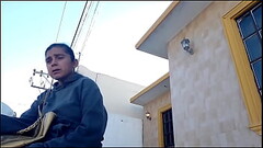 Me topo a mi t&iacute_a la putita en la calle y la grabo observandome la polla Thumb