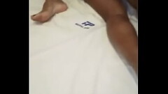 Montei na Rosinha e empurrei meu caralho grosso todinho nela, e ela ri levando pica. Thumb