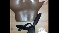 Sucer son gode et son jouet remplis de chantilly Thumb