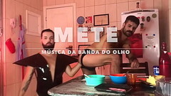Mete - Fernando Brutto &eacute_ penetrado pelo punho enquanto Andr&eacute_ canta - COMPLETO NO RED Thumb