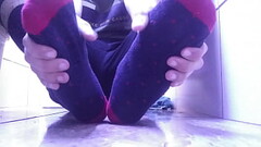 SWEATY SIZE 10 FEET IN LEATHER SHOES Thumb