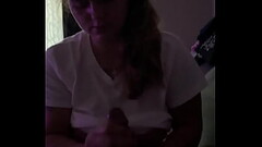 Mariah gets nut Thumb
