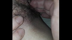 Meu corninho gosta de me masturbar todos os dias depois que chega do trabalho e eu fico toda molhadinha. Thumb
