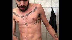 Vem aqui pra levar essa gozada na cara Thumb