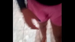 Corno olhando a pica do comedor na buceta da esposa. Thumb