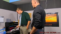 Employee Austin Ried seduced by his gay boss Kirk Cummings Thumb