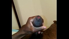 Moreno fitness se masturba luego de una video llamada hot con su novia Thumb