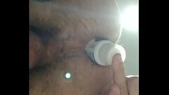 Socando desodorante na cuceta Thumb