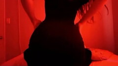 Sexy y peque&ntilde_a madrastra caliente entra al cuarto de su hijastro y se lo folla por primera vez Thumb