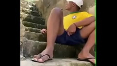 Cafu&ccedil_u se masturbando na escada Thumb