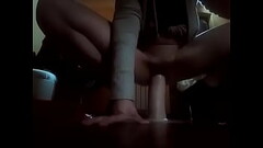 Fidanzata troia scopa dildo gigante Thumb