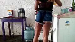 encotrei minha EMPREGADA sosinha na cosinha asim ca minha mulher saiu muito gostosa nao aguentei a safada Thumb
