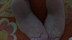 Feet Thumb