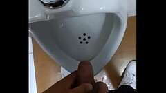Orinando en la clinica Thumb