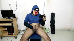 Comfortable handjob and watching porn Thumb