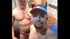 Gogoboys Interativos aquecendo antes do show Thumb