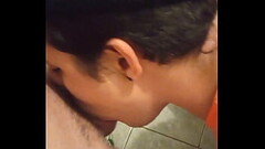 Mamo tudo e meti at&eacute_ no fundo da garganta! Thumb